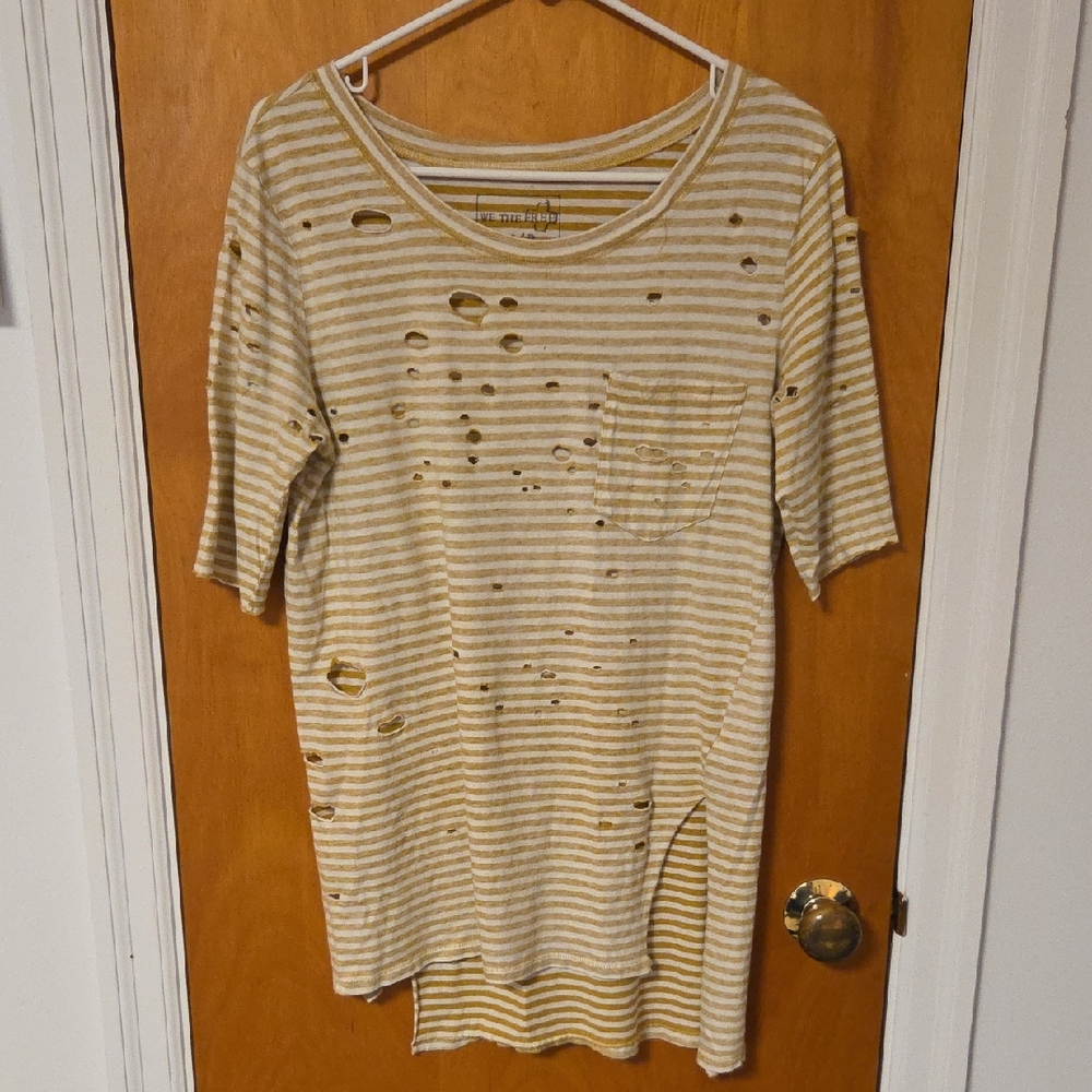We The Free Distressed Shirt Size Small